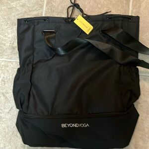 FINAL PRICE! BNWT Beyond Yoga Bag